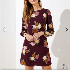 LOFT PETITE FLORAL CUFFED DRESS